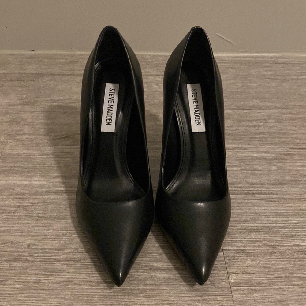 Steve Madden Vala Black Leather Heel